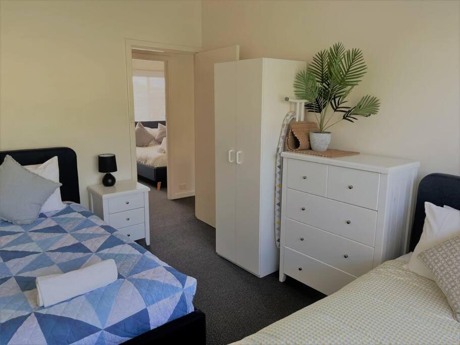 Three Palms Apartments Unit 2 Есперанс Екстериор снимка