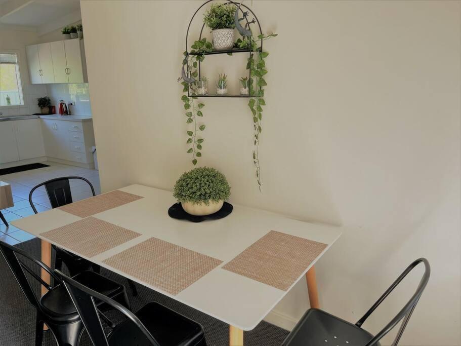 Three Palms Apartments Unit 2 Есперанс Екстериор снимка