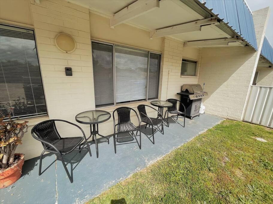 Three Palms Apartments Unit 2 Есперанс Екстериор снимка